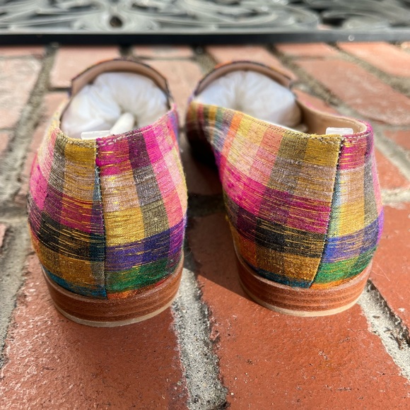 Stuart Weiztman Rialto Shoes - Picture 10 of 14